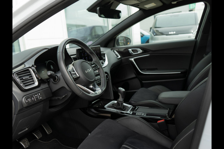 Kia Ceed Sportswagon 1.5 T-GDi GT-Line | Stoel en stuurverwarming | Schuifkanteldak | Afneembare Trekhaak |