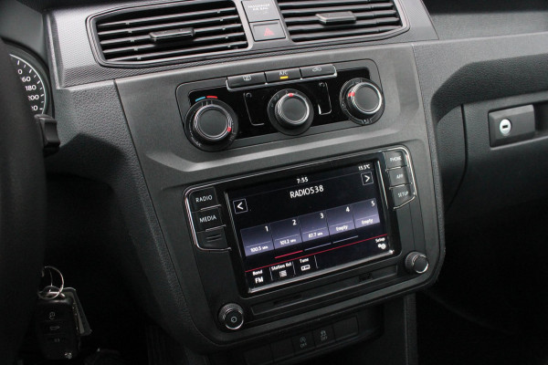 Volkswagen Caddy 2.0 TDI 185PK JB-EDITION / FULL BLACK / SCHROEFSET / LEDEREN BEKLEDING / NIEUWSTAAT / ELEK-PAKKET / AIRCO / APPLE