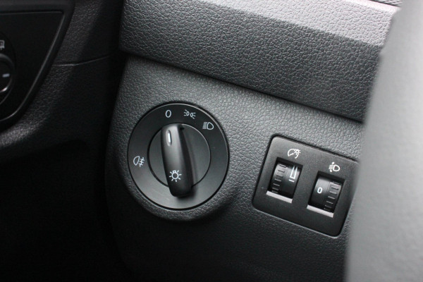 Volkswagen Caddy 2.0 TDI 185PK JB-EDITION / FULL BLACK / SCHROEFSET / LEDEREN BEKLEDING / NIEUWSTAAT / ELEK-PAKKET / AIRCO / APPLE