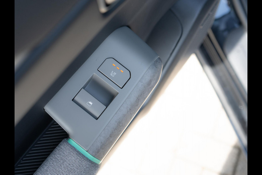 Kia EV4 Plus Advanced 58.3 kWh | DIRECT LEVERBAAR | Schuifkanteldak | Navigatie | Stoel en stuurverwarming | H&K | Elektrische achterklep