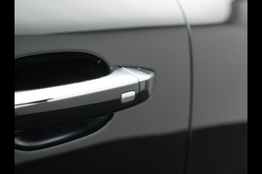 MG EHS 1.5 TGDI Luxury PHEV 259pk Dealer O.H | Panodak | 360 Camera | Adaptive Cruise | Lederen Sportstoelen Verwarmd | Blis | Keyless | Pilot Assist | Apple Carplay | Navigatie | Virtual | DAB | Plug In Hybrid |