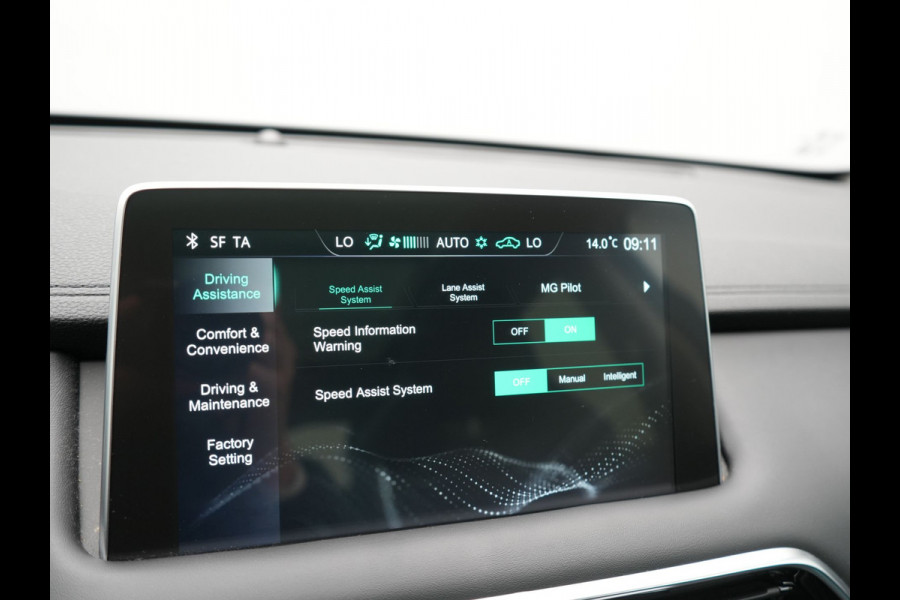 MG EHS 1.5 TGDI Luxury PHEV 259pk Dealer O.H | Panodak | 360 Camera | Adaptive Cruise | Lederen Sportstoelen Verwarmd | Blis | Keyless | Pilot Assist | Apple Carplay | Navigatie | Virtual | DAB | Plug In Hybrid |