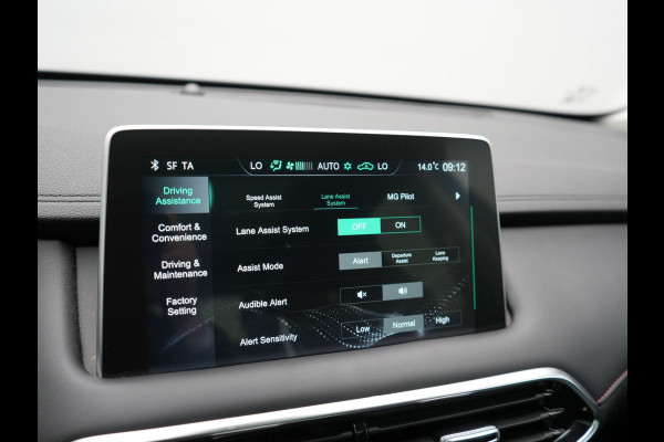 MG EHS 1.5 TGDI Luxury PHEV 259pk Dealer O.H | Panodak | 360 Camera | Adaptive Cruise | Lederen Sportstoelen Verwarmd | Blis | Keyless | Pilot Assist | Apple Carplay | Navigatie | Virtual | DAB | Plug In Hybrid |