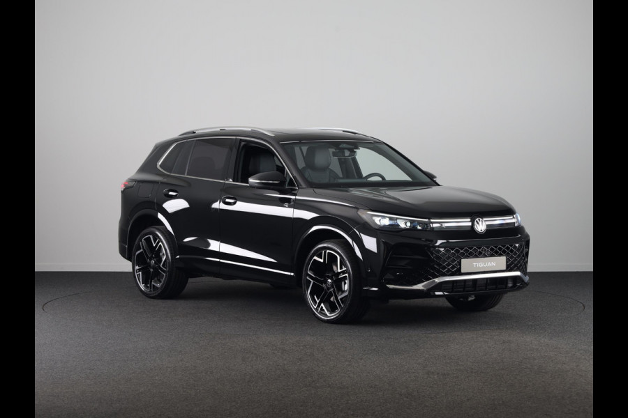 Volkswagen Tiguan R-Line Edition 1.5 eHybrid 272 PK DSG | 20" LM | IQ.Light | 360 graden camera | Panoramadak | Stoelventilatie |