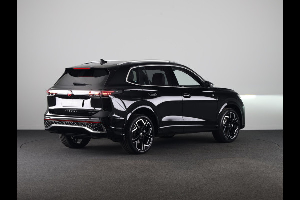 Volkswagen Tiguan R-Line Edition 1.5 eHybrid 272 PK DSG | 20" LM | IQ.Light | 360 graden camera | Panoramadak | Stoelventilatie |