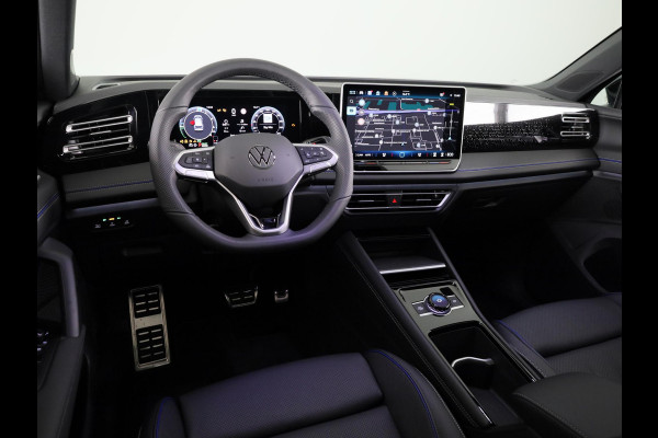 Volkswagen Tiguan R-Line Edition 1.5 eHybrid 272 PK DSG | 20" LM | IQ.Light | 360 graden camera | Panoramadak | Stoelventilatie |
