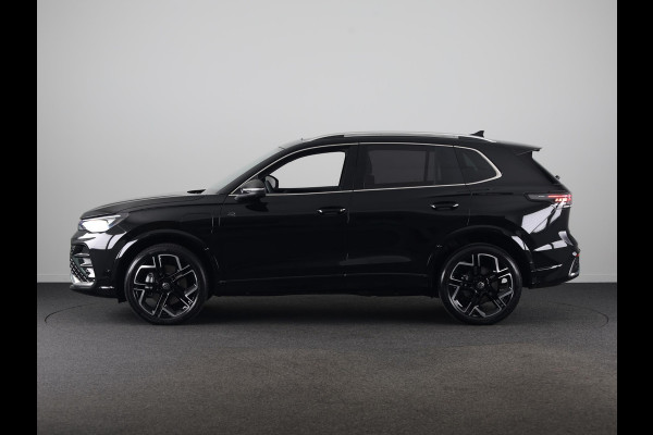 Volkswagen Tiguan R-Line Edition 1.5 eHybrid 272 PK DSG | 20" LM | IQ.Light | 360 graden camera | Panoramadak | Stoelventilatie |