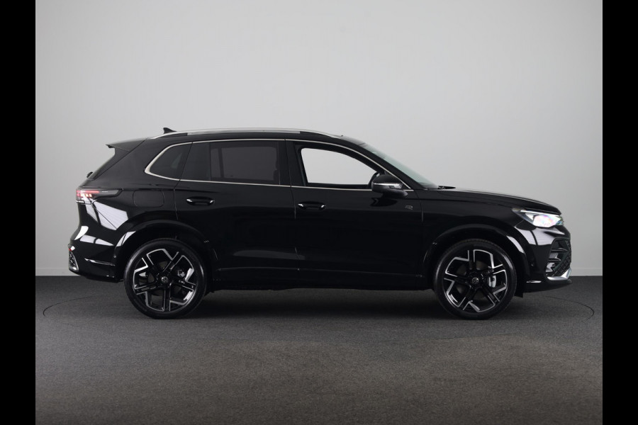 Volkswagen Tiguan R-Line Edition 1.5 eHybrid 272 PK DSG | 20" LM | IQ.Light | 360 graden camera | Panoramadak | Stoelventilatie |