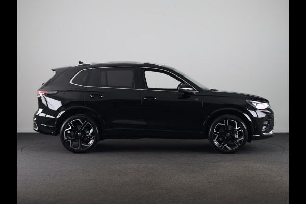 Volkswagen Tiguan R-Line Edition 1.5 eHybrid 272 PK DSG | 20" LM | IQ.Light | 360 graden camera | Panoramadak | Stoelventilatie |