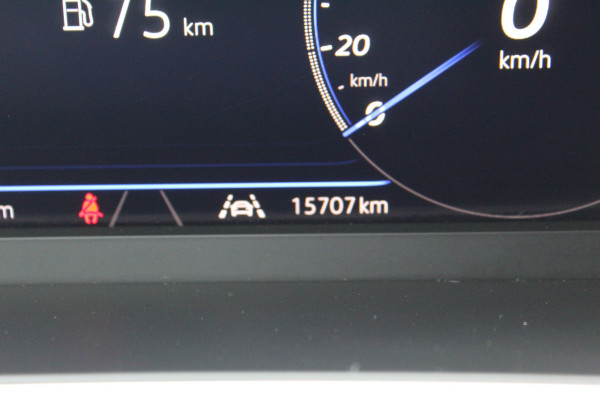 Volkswagen T-Roc 1.5-150pk R-Line Edition DSG-AUTOMAAT ! Gun u het comfort en gemak van een automaat ! Slechts 16.000km ! Winterpakket, Adapt. Cruise Control, Climate Control, Camera, CarPlay