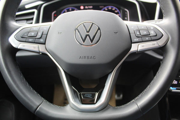Volkswagen T-Roc 1.5-150pk R-Line Edition DSG-AUTOMAAT ! Gun u het comfort en gemak van een automaat ! Slechts 16.000km ! Winterpakket, Adapt. Cruise Control, Climate Control, Camera, CarPlay