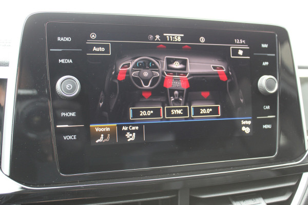 Volkswagen T-Roc 1.5-150pk R-Line Edition DSG-AUTOMAAT ! Gun u het comfort en gemak van een automaat ! Slechts 16.000km ! Winterpakket, Adapt. Cruise Control, Climate Control, Camera, CarPlay