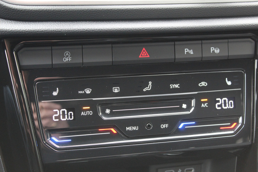 Volkswagen T-Roc 1.5-150pk R-Line Edition DSG-AUTOMAAT ! Gun u het comfort en gemak van een automaat ! Slechts 16.000km ! Winterpakket, Adapt. Cruise Control, Climate Control, Camera, CarPlay