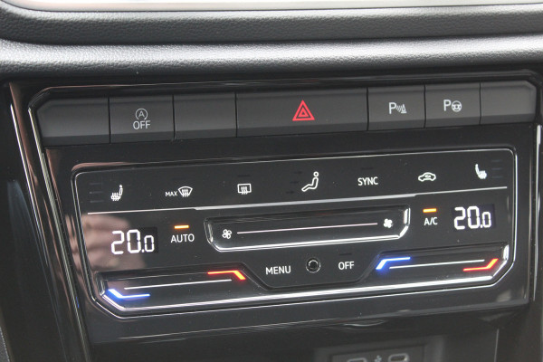 Volkswagen T-Roc 1.5-150pk R-Line Edition DSG-AUTOMAAT ! Gun u het comfort en gemak van een automaat ! Slechts 16.000km ! Winterpakket, Adapt. Cruise Control, Climate Control, Camera, CarPlay