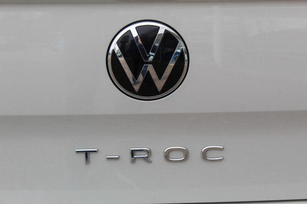 Volkswagen T-Roc 1.5-150pk R-Line Edition DSG-AUTOMAAT ! Gun u het comfort en gemak van een automaat ! Slechts 16.000km ! Winterpakket, Adapt. Cruise Control, Climate Control, Camera, CarPlay