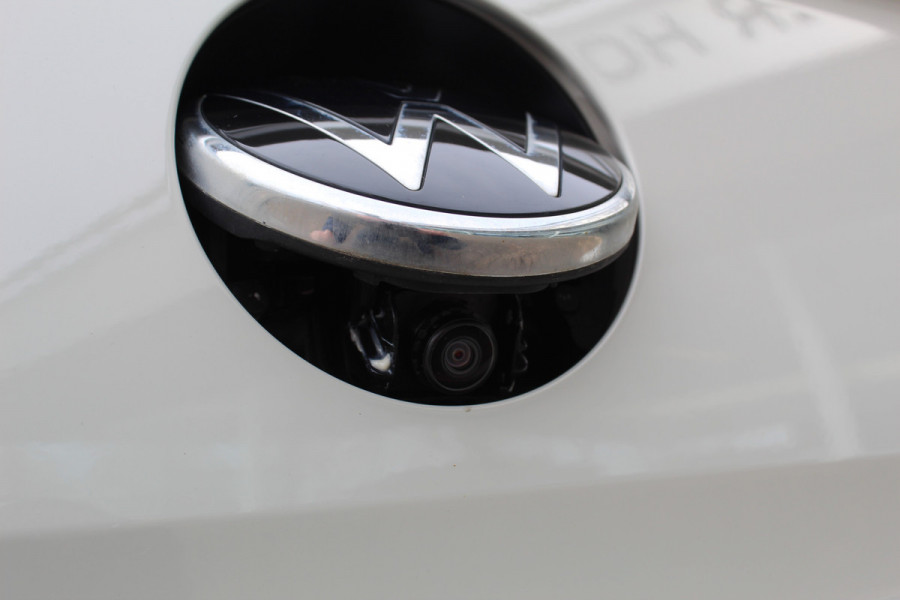 Volkswagen T-Roc 1.5-150pk R-Line Edition DSG-AUTOMAAT ! Gun u het comfort en gemak van een automaat ! Slechts 16.000km ! Winterpakket, Adapt. Cruise Control, Climate Control, Camera, CarPlay