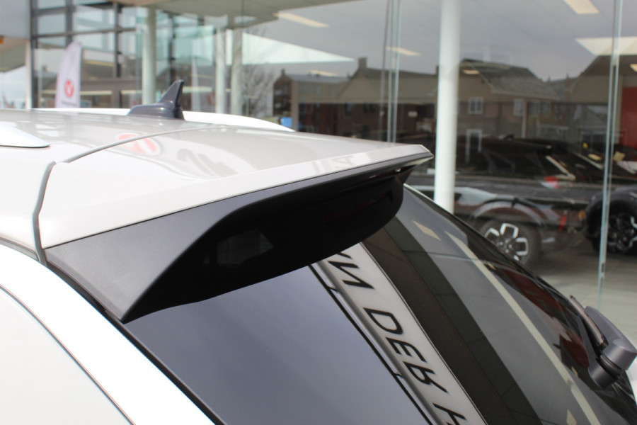 Volkswagen T-Roc 1.5-150pk R-Line Edition DSG-AUTOMAAT ! Gun u het comfort en gemak van een automaat ! Slechts 16.000km ! Winterpakket, Adapt. Cruise Control, Climate Control, Camera, CarPlay