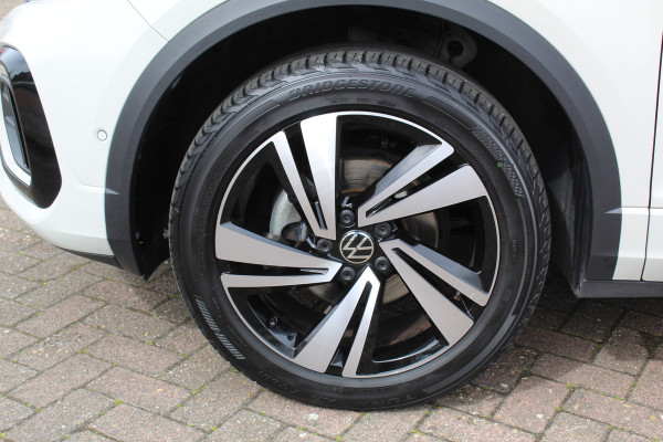 Volkswagen T-Roc 1.5-150pk R-Line Edition DSG-AUTOMAAT ! Gun u het comfort en gemak van een automaat ! Slechts 16.000km ! Winterpakket, Adapt. Cruise Control, Climate Control, Camera, CarPlay
