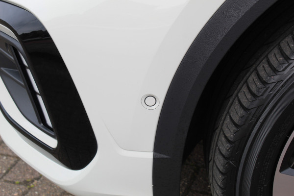 Volkswagen T-Roc 1.5-150pk R-Line Edition DSG-AUTOMAAT ! Gun u het comfort en gemak van een automaat ! Slechts 16.000km ! Winterpakket, Adapt. Cruise Control, Climate Control, Camera, CarPlay