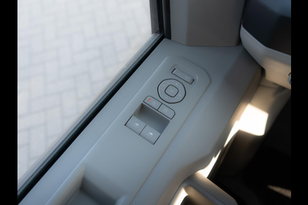 Kia PV5 Passenger Elite Executive 71.2 kWh | Stoel en stuurverwarming | 360 Graden camera |