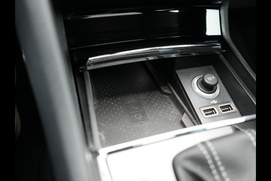 Škoda Karoq 1.5 TSI ACT Sportline 150pk DSG Dealer O.H | Trekhaak Afn. | Panodak | RS Sportstoelen Verwarmd | Adaptive Cruise | Sfeerverlichting | Camera | Apple Carplay | Keyless | Navigatie | DAB | 19" L.M |