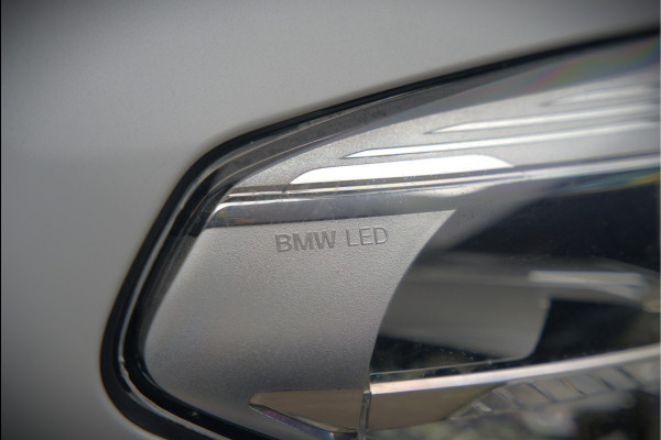 BMW iX3 Executive 80 kWh | Panoramadak | Keyless | Stoelverwarming | Camera | Adaptief Onderstel | Adaptive LED | Elektrische Stoelen | Apple Carplay | Navigatie | Ambiance Verlichting