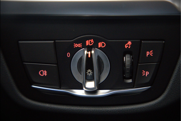 BMW iX3 Executive 80 kWh | Panoramadak | Keyless | Stoelverwarming | Camera | Adaptief Onderstel | Adaptive LED | Elektrische Stoelen | Apple Carplay | Navigatie | Ambiance Verlichting