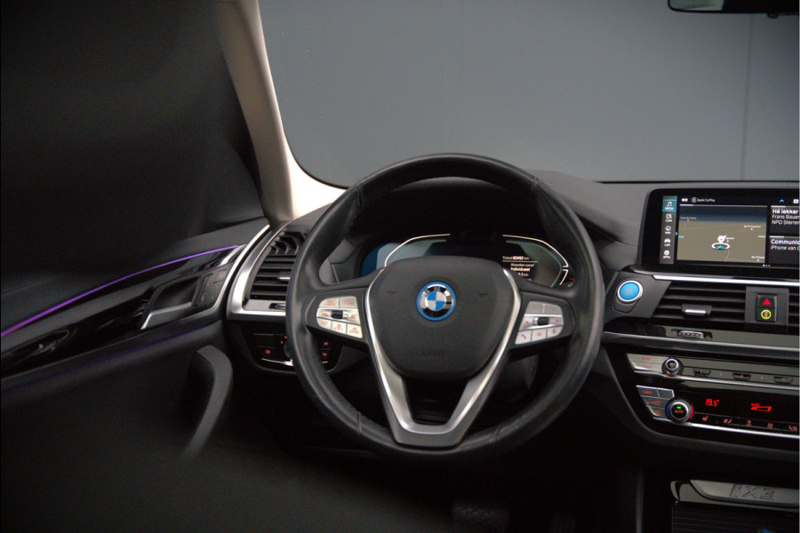 BMW iX3 Executive 80 kWh | Panoramadak | Keyless | Stoelverwarming | Camera | Adaptief Onderstel | Adaptive LED | Elektrische Stoelen | Apple Carplay | Navigatie | Ambiance Verlichting