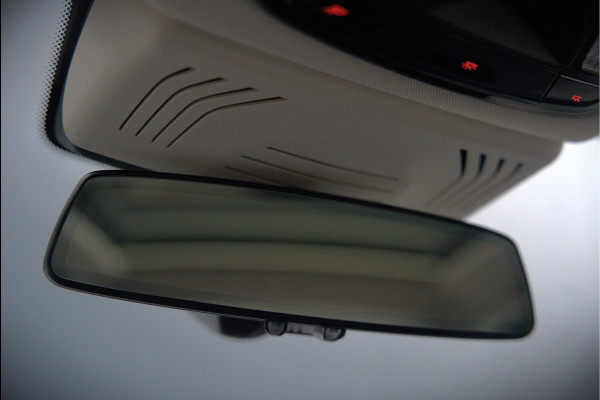 BMW iX3 Executive 80 kWh | Panoramadak | Keyless | Stoelverwarming | Camera | Adaptief Onderstel | Adaptive LED | Elektrische Stoelen | Apple Carplay | Navigatie | Ambiance Verlichting