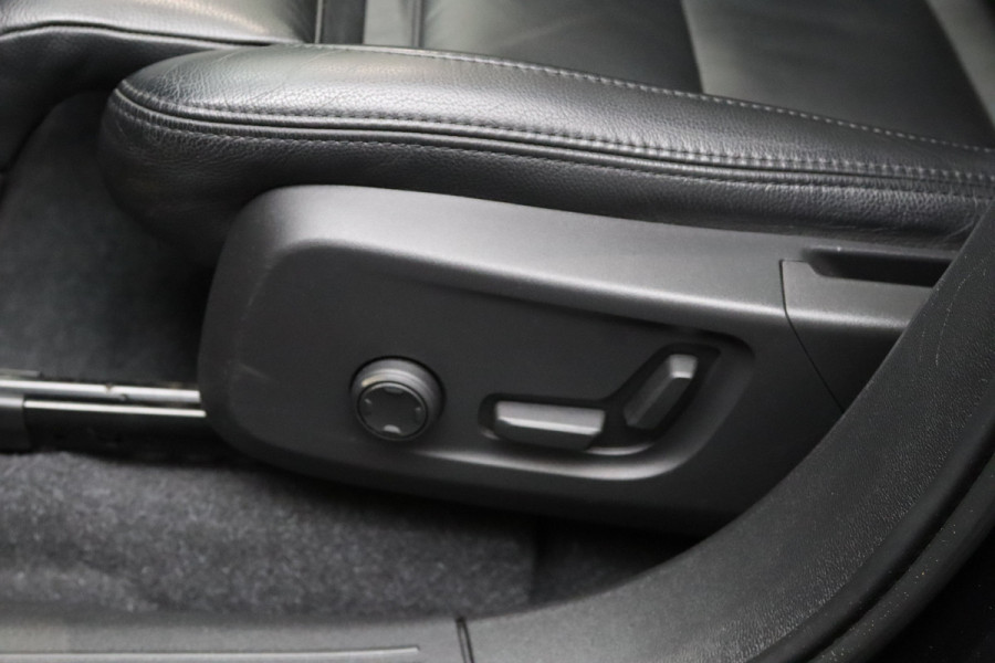 Volvo XC40 Recharge Pro 232 PK SOH 93%, Leder, Harman/Kardon, Panoramadak, Adap. Cruise Control, Camera