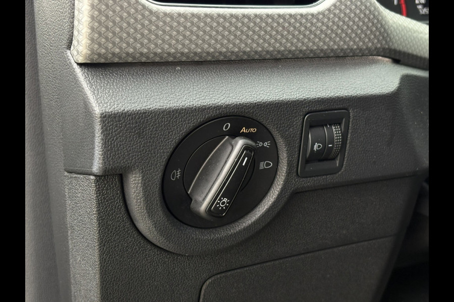 Volkswagen T-Cross 1.0 TSI Life | Navi, Carplay/Android, PDC, Cruise, Stoelverw., Climate, Afn. Trekhaak |