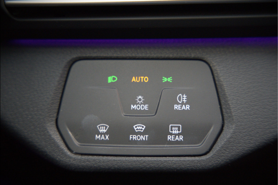 Volkswagen ID.4 First 77 kWh | Stoelverwarming | Stuurverwarming | Trekhaak | Adaptive Cruise Control | Navigatie | Apple Carplay | Keyless | Camera | Parkeersensoren | NAP | BTW | Dealer Onderhouden