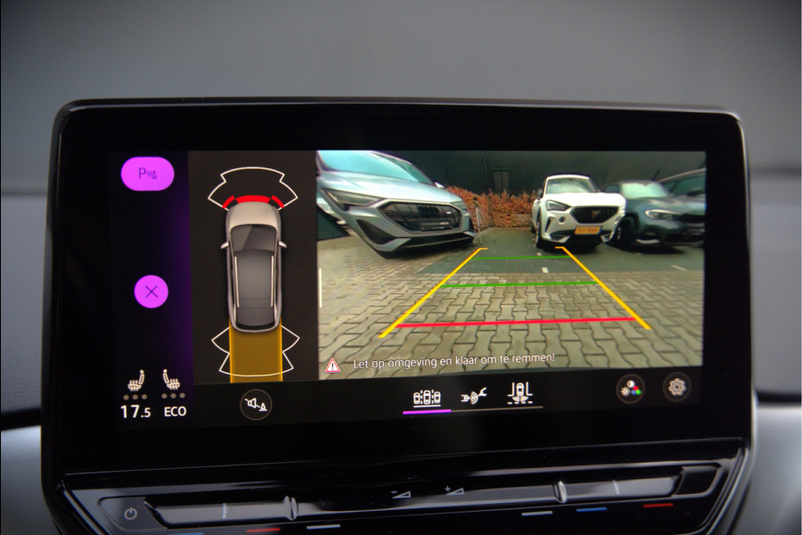 Volkswagen ID.4 First 77 kWh | Stoelverwarming | Stuurverwarming | Trekhaak | Adaptive Cruise Control | Navigatie | Apple Carplay | Keyless | Camera | Parkeersensoren | NAP | BTW | Dealer Onderhouden