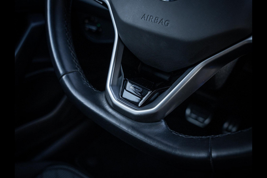 Volkswagen Taigo 1.5 TSI R-Line Business - Pano l ACC l Trekhaak | Camera