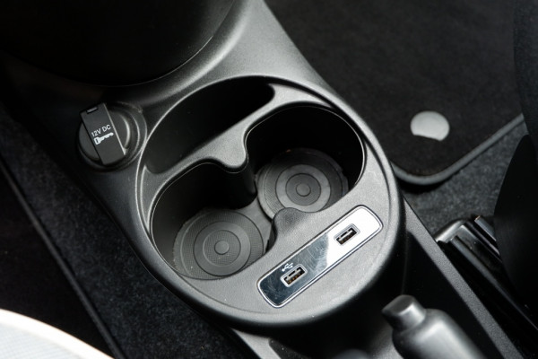 Fiat 500 1.0 Hybr. Rockstar / INCL. 12 mnd BOVAG / NAVI