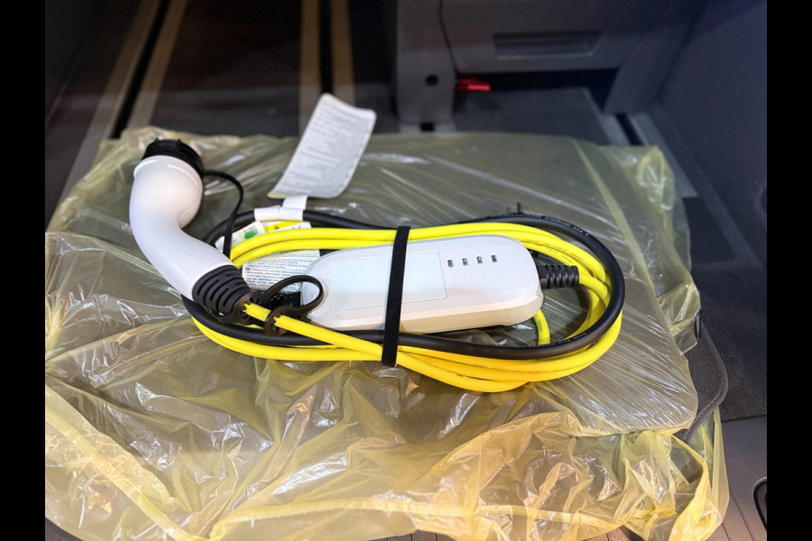 Volkswagen Multivan 1.4 eHybrid Energetic 6P PANO/NAVI/H-KARDON/V-COCKPIT/DAB/CARPLAY/SFEERVERLICHTING/TREKH///