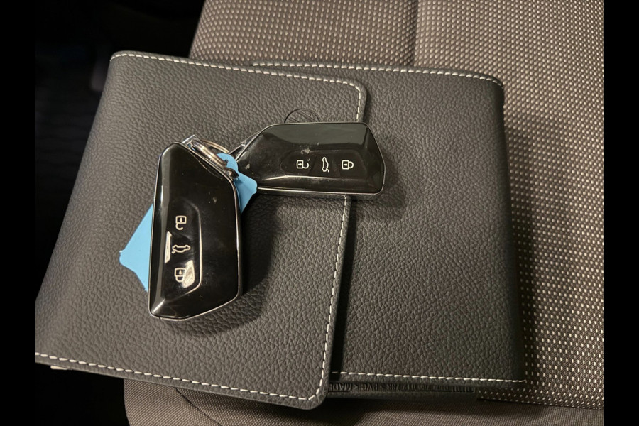 Volkswagen Multivan 1.4 eHybrid Energetic 6P PANO/NAVI/H-KARDON/V-COCKPIT/DAB/CARPLAY/SFEERVERLICHTING/TREKH///