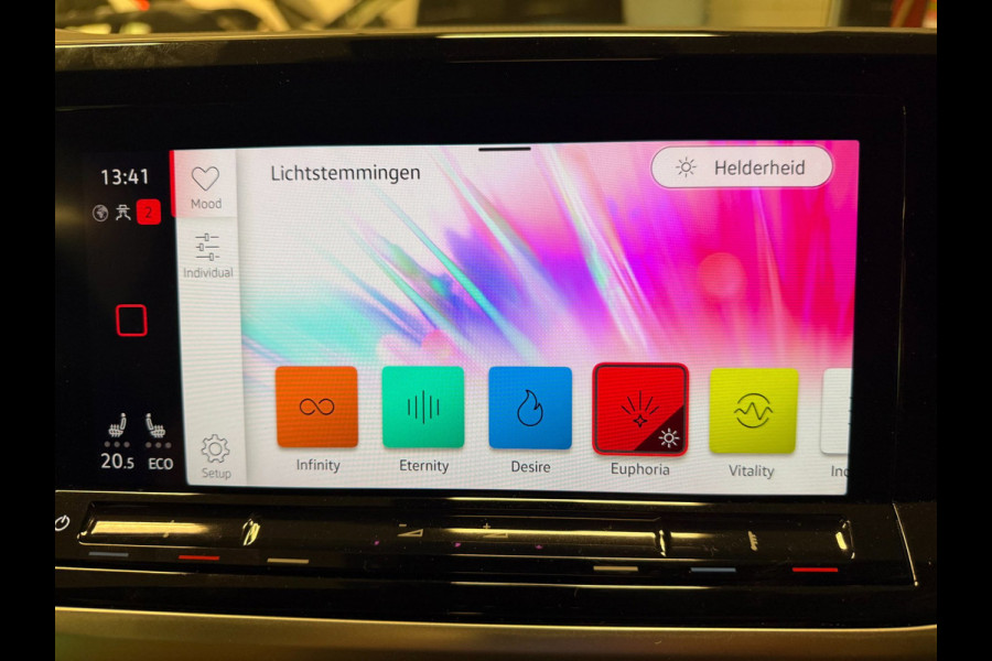 Volkswagen Multivan 1.4 eHybrid Energetic 6P PANO/NAVI/H-KARDON/V-COCKPIT/DAB/CARPLAY/SFEERVERLICHTING/TREKH///