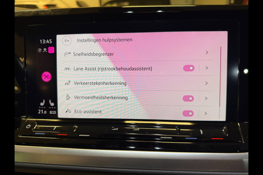 Volkswagen Multivan 1.4 eHybrid Energetic 6P PANO/NAVI/H-KARDON/V-COCKPIT/DAB/CARPLAY/SFEERVERLICHTING/TREKH///