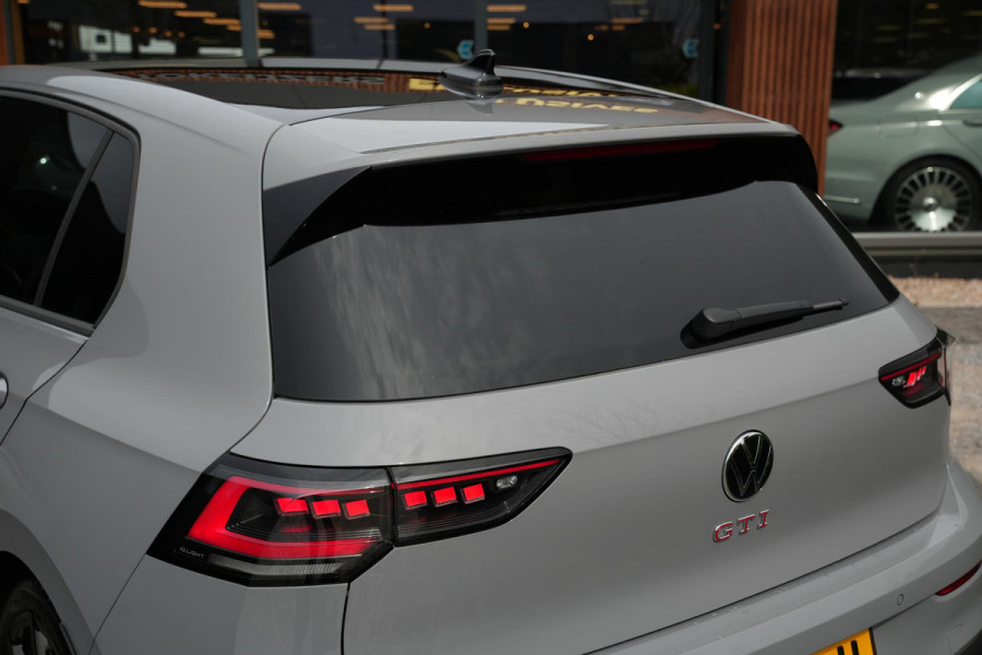 Volkswagen Golf 2.0 TSI GTI Facelift IQ LED Sfeerverlichting Harman/Kardon Carplay Stuurverw. 19"LM