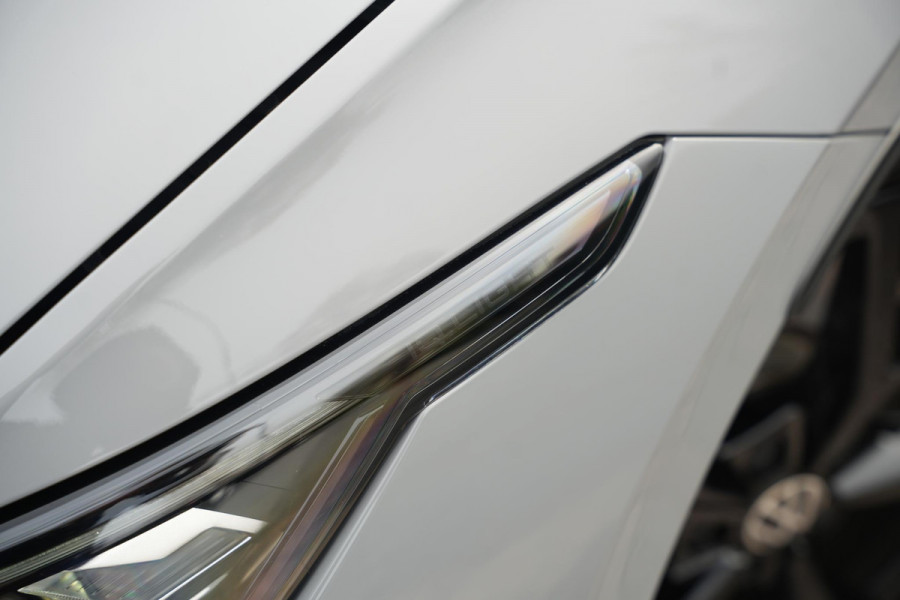 Volkswagen Golf 2.0 TSI GTI Facelift IQ LED Sfeerverlichting Harman/Kardon Carplay Stuurverw. 19"LM