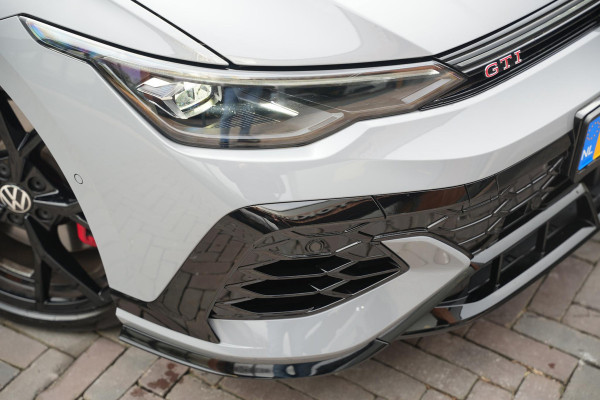 Volkswagen Golf 2.0 TSI GTI Facelift IQ LED Sfeerverlichting Harman/Kardon Carplay Stuurverw. 19"LM