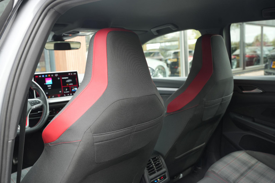 Volkswagen Golf 2.0 TSI GTI Facelift IQ LED Sfeerverlichting Harman/Kardon Carplay Stuurverw. 19"LM