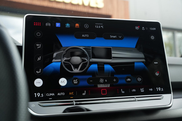 Volkswagen Golf 2.0 TSI GTI Facelift IQ LED Sfeerverlichting Harman/Kardon Carplay Stuurverw. 19"LM