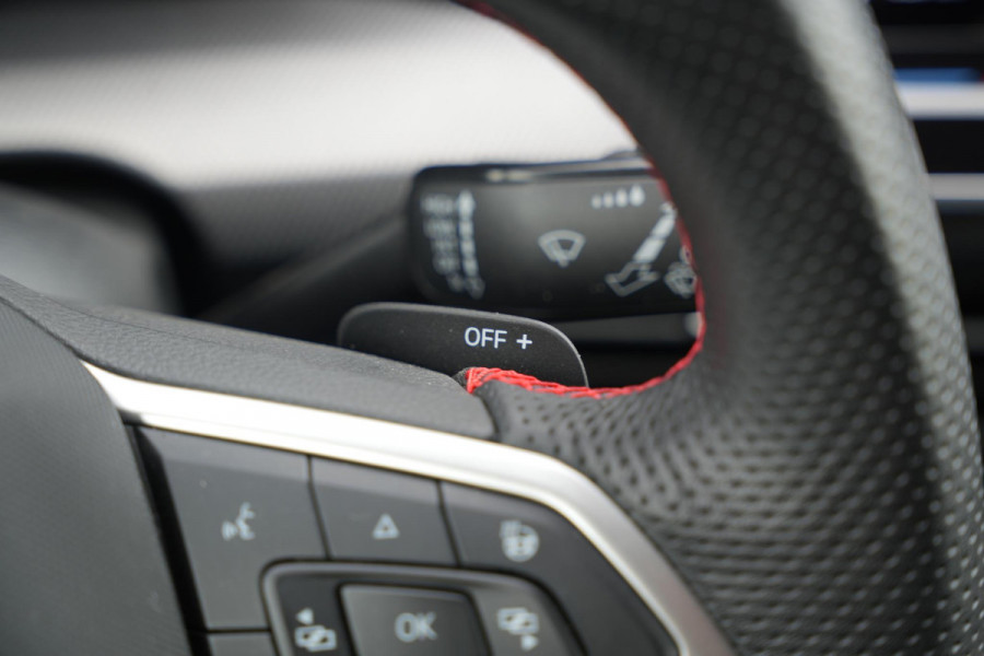 Volkswagen Golf 2.0 TSI GTI Facelift IQ LED Sfeerverlichting Harman/Kardon Carplay Stuurverw. 19"LM