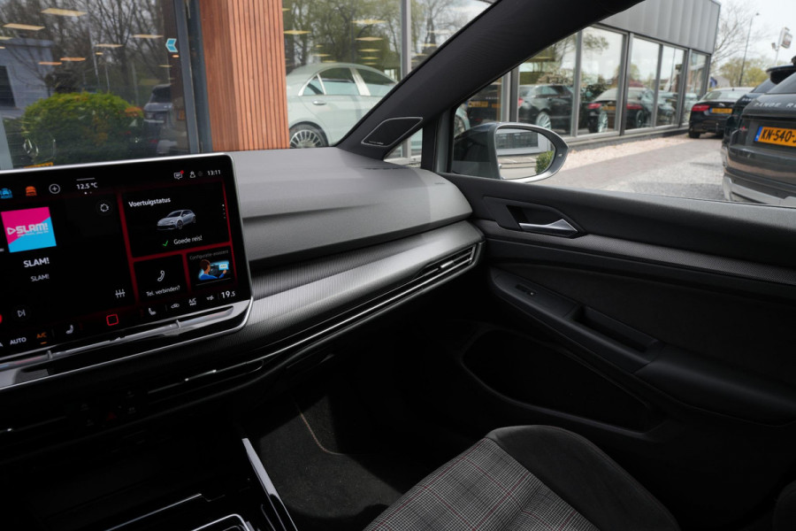 Volkswagen Golf 2.0 TSI GTI Facelift IQ LED Sfeerverlichting Harman/Kardon Carplay Stuurverw. 19"LM