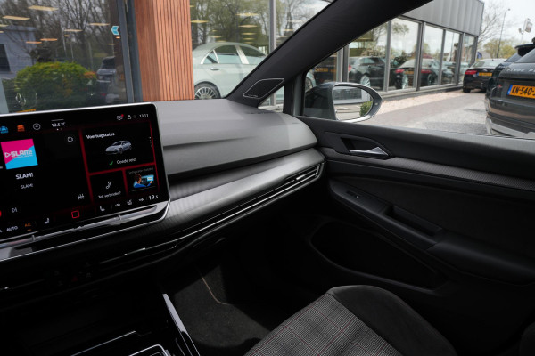 Volkswagen Golf 2.0 TSI GTI Facelift IQ LED Sfeerverlichting Harman/Kardon Carplay Stuurverw. 19"LM
