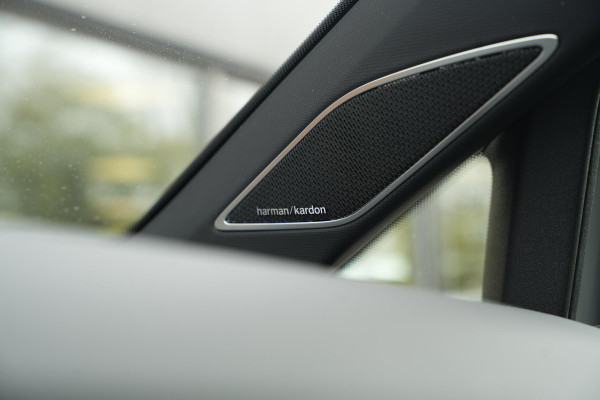 Volkswagen Golf 2.0 TSI GTI Facelift IQ LED Sfeerverlichting Harman/Kardon Carplay Stuurverw. 19"LM