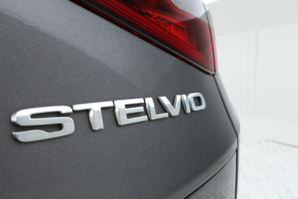 Alfa Romeo Stelvio 2.2d Super Automaat, Navigatie, Leer, Climate,