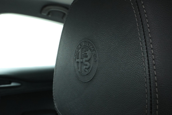 Alfa Romeo Stelvio 2.2d Super Automaat, Navigatie, Leer, Climate,